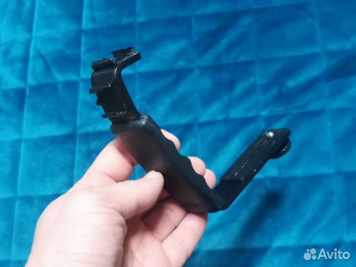 Г-образный кронштейн для фотоаппарата