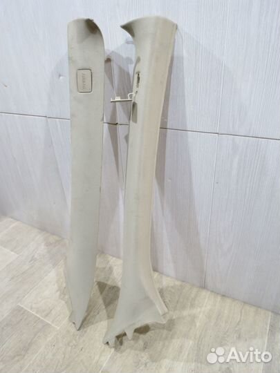 Обшивка передней стойки Jaguar XF