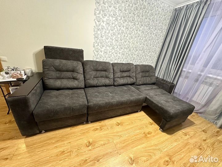 Диван п образный