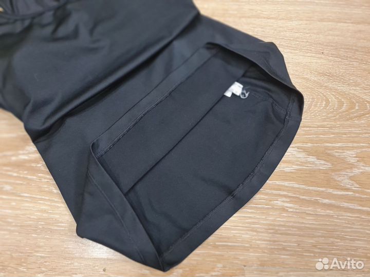 Женский спортивный топ Nike оригинал 42 размер