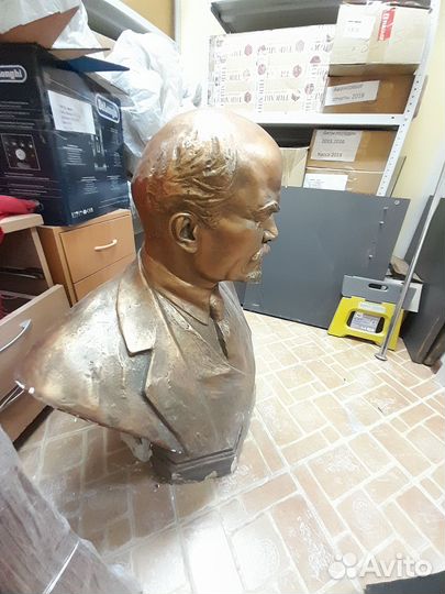 Бюст В.И. Ленина гипс
