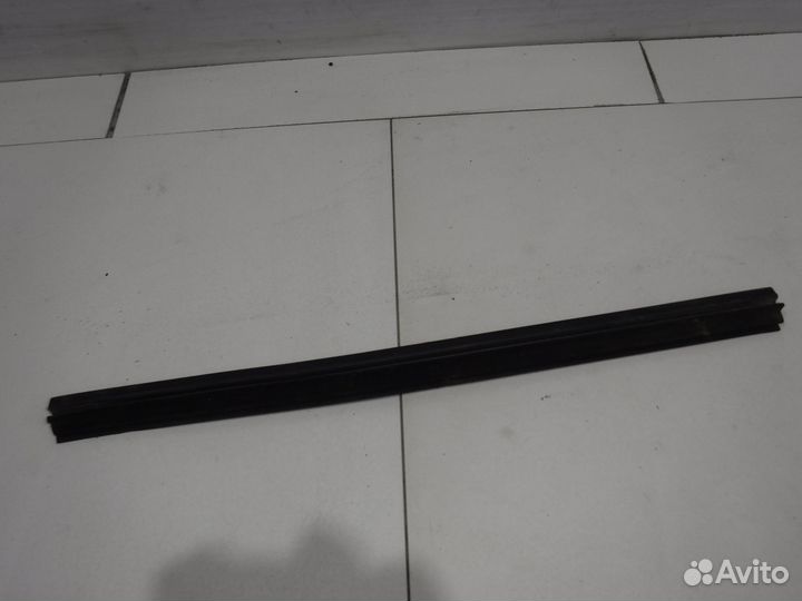 Уплотнитель стекла (внутри) Mercedes W163 Ml