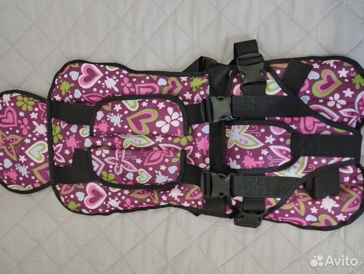 Детское бескаркасное автокресло