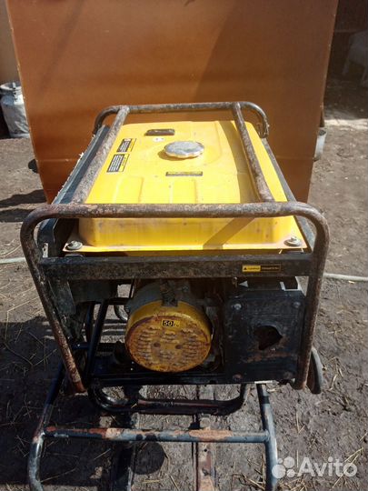 Бензиновый генератор