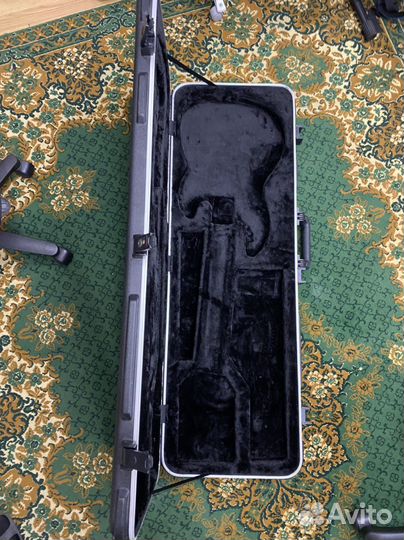 Кейс для бас-гитары SKB 44 Bass Rectangular Case