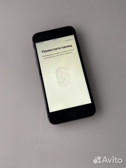 iPhone 8, 64 ГБ