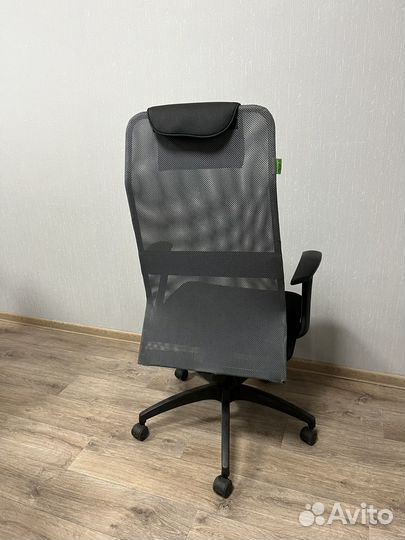 Компьютерное офисное кресло