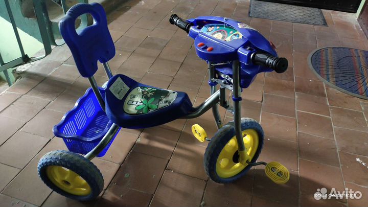 Трехколесный велосипед