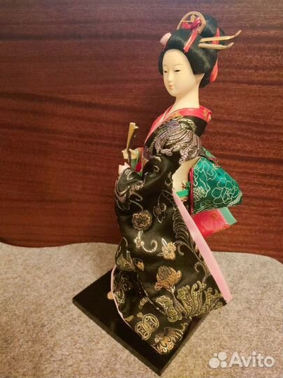 Статуэтка Гейши на подставке