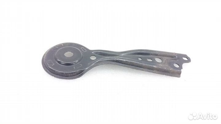 Кронштейн подрамника задний левый Toyota Camry