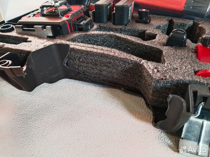 Лазерный уровень/нивелир в кейсе б/у