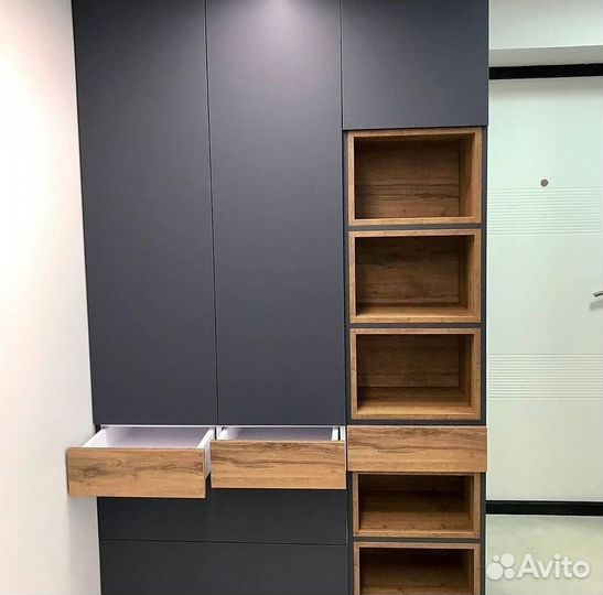 Шкаф с зеркалом