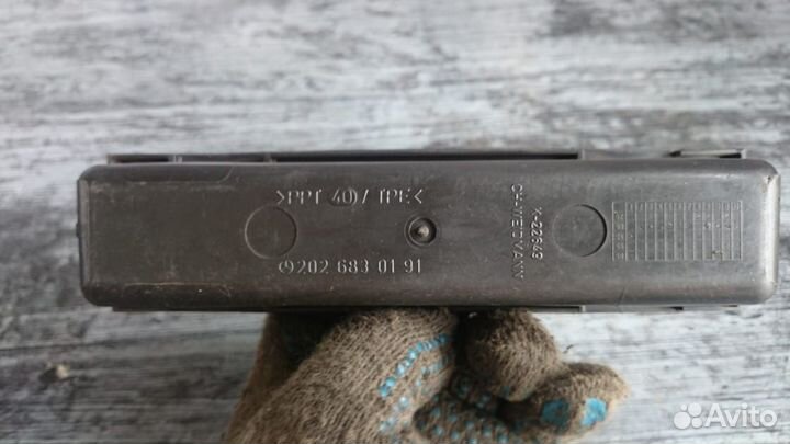 Вещевой отсек, отсек для очков Mercedes-Benz W202