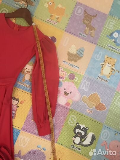 Платьe для бальных танцeв на 8-10 лeт (р.140)