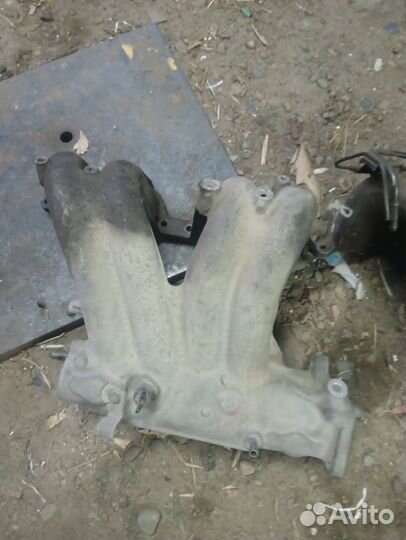 Впускной коллектор тойота корона 3S FE 1993 год