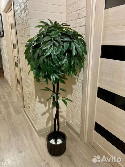 Искусственное дерево в кафе офис домой