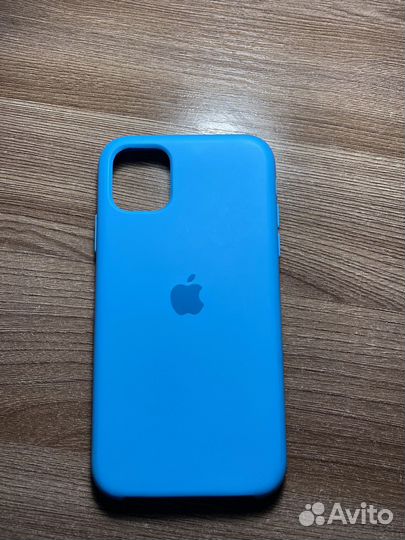 Чехлы на iPhone 11
