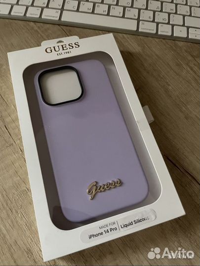 Чехол силиконовый Guess для iPhone 14 Pro