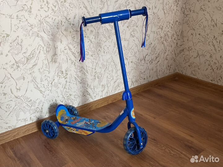 Самокат трехколесный