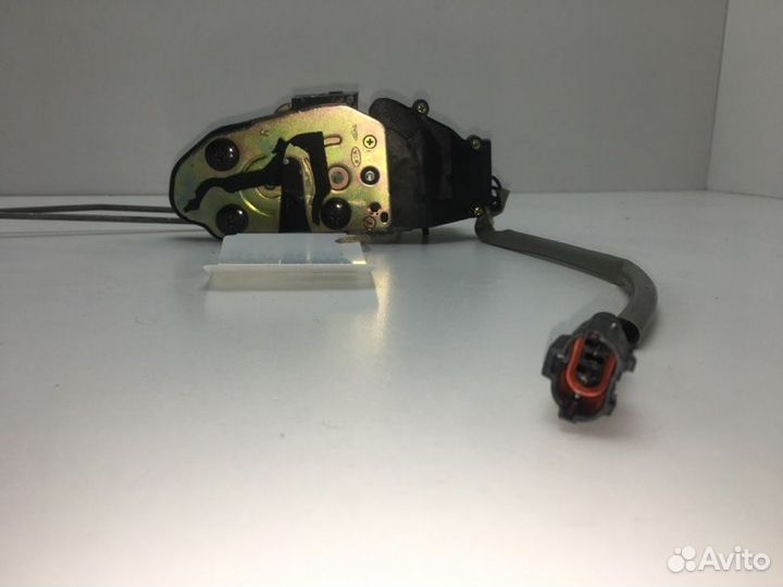 Замок двери задний правый Kia Spectra SD S6D 2006