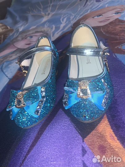 Туфли для девочки 32 размер новые