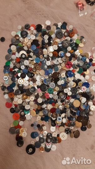 Пуговицы, пряжки, тесьма, кружево пакетом