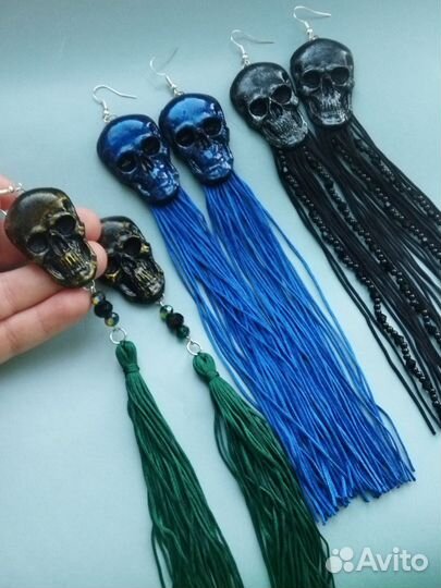 Серьги кисти с черепами