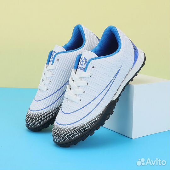 Детские футбольные бутсы (сороконожки)