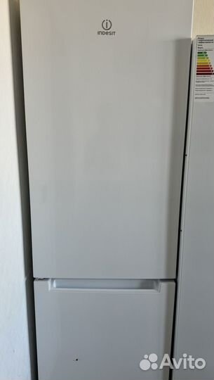 Холодильник lndesit No frost