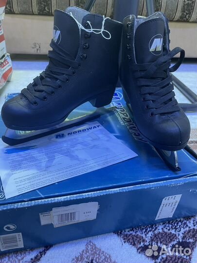 Продам новые Коньки