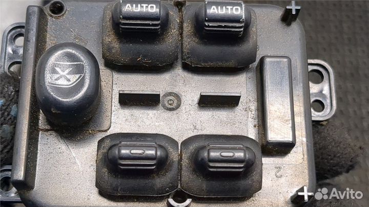 Кнопка стеклоподъемника Jeep Liberty, 2004