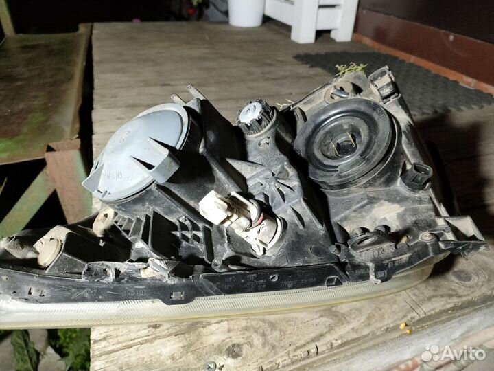 Фара Тойота Авенсис 250 рестайлинг