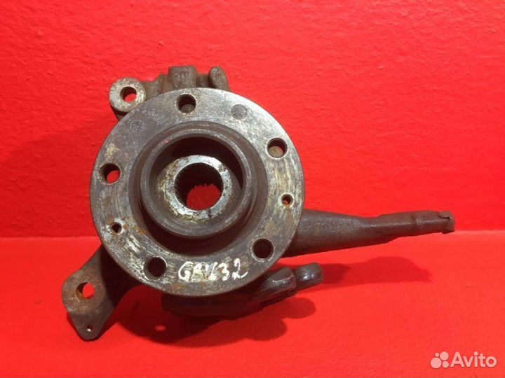 Кулак передний левый Citroen C5 X7 6FY 2012