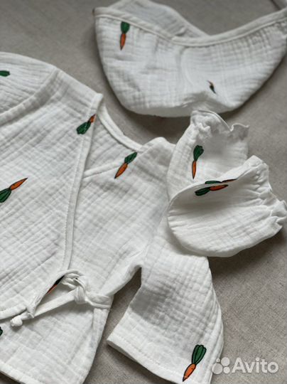 Распашонки, цепчик и царапки из муслина