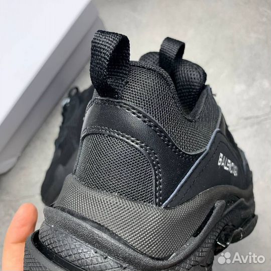 Balenciaga Triple S «Black White Laces»