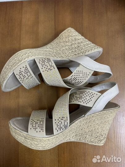 Босоножки 37