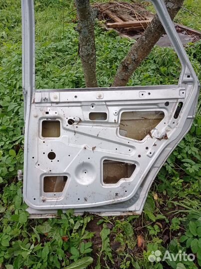 Задние двери ваз 2110