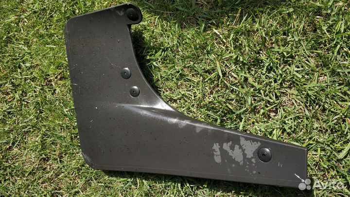 Брызговик Bmw 24223110