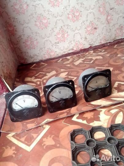 Предметы из кабинета химии и физики