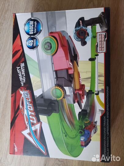 Гоночный трек с машинками