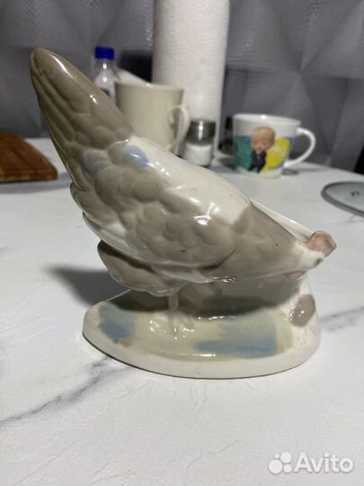 Фарфоровая статуэтка