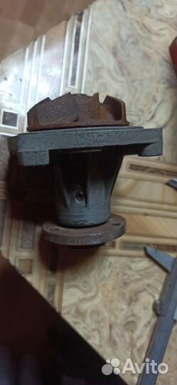 Помпа Voyadger Chrysler б/у