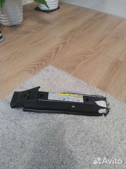 Домкрат volkswagen polo