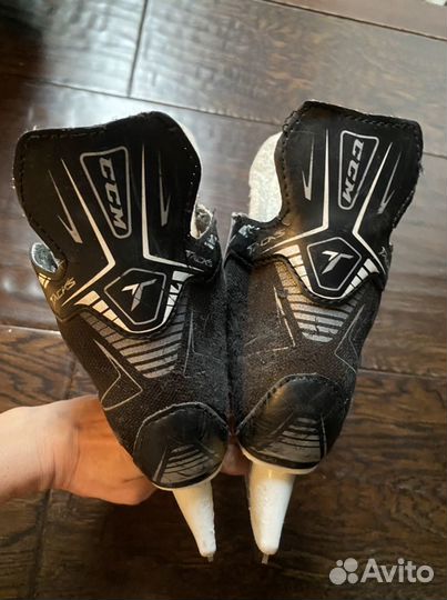 Коньки хоккейные детские CCM, щитки, краги