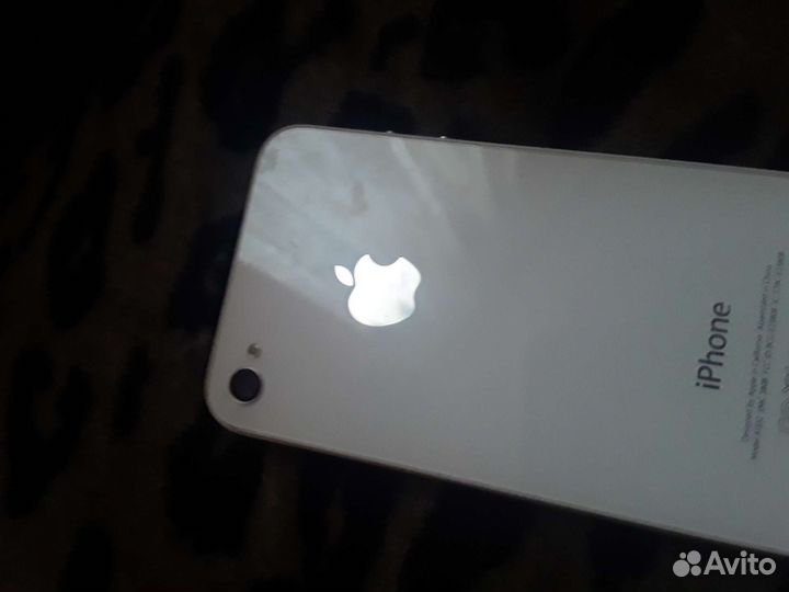 Телефон iPhone 4s