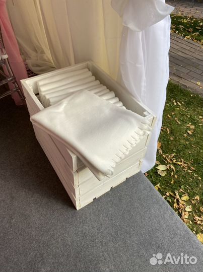 Аренда чехлов на стулья скатертей