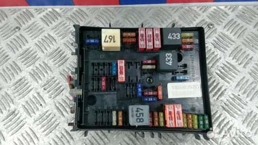 Блок предохранителей volkswagen golf 5 (ODN55M101)