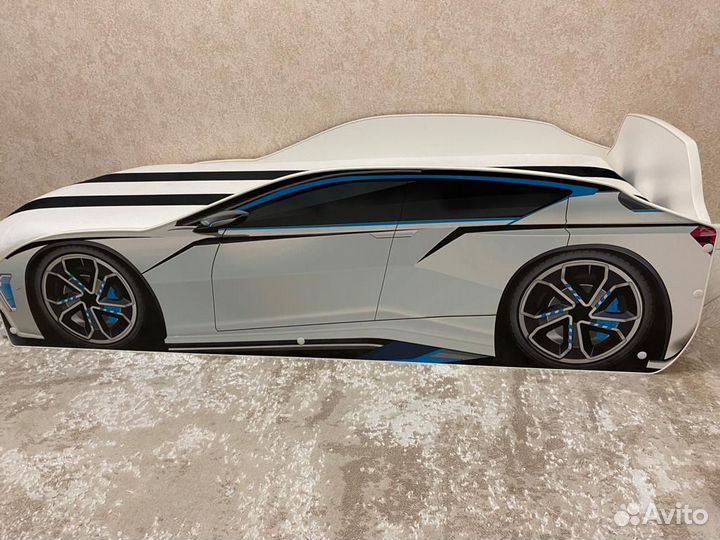 Детская кровать машина