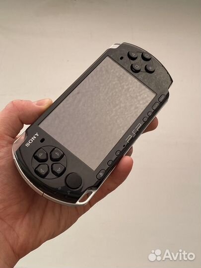 Sony PSP 3008 новая, 64гб (500 игр) +комплект