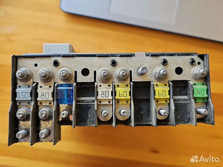 Блок предохранителей VW Passat B6